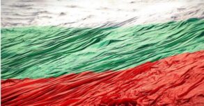 Bulgaria Introduces Temporary Truck Traffic Ban Due to Heatwave