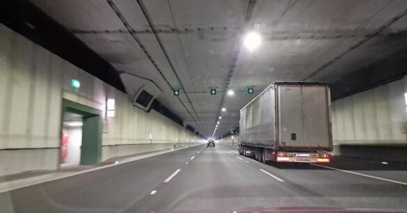 Disruptions on the Alpine route – closures of the Mount Blanc tunnel